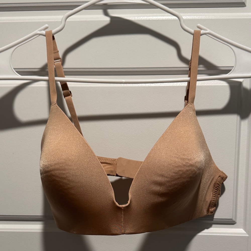 Skims Seamless Tan Bra